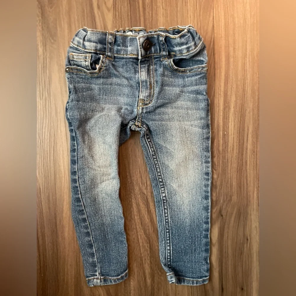 OshKosh B'gosh Classic Blue Skinny Denim Kids Jeans size 2T waist adjustable
